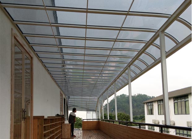 家用鋁合金防雨棚案例實(shí)圖