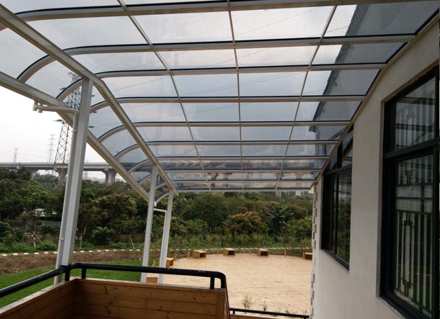 家用鋁合金防雨棚案例實(shí)圖